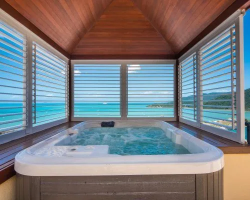 apartment-11-pinnacles-airlie-beach-1