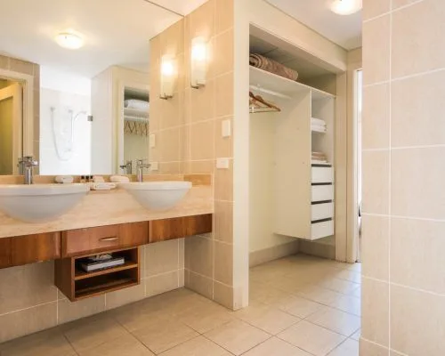 apartment-11-pinnacles-airlie-beach-6