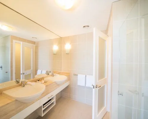 apartment-14-pinnacles-airlie-beach-1