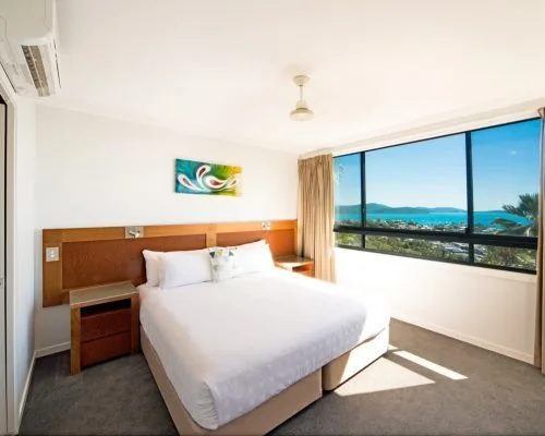 apartment-14-pinnacles-airlie-beach-4