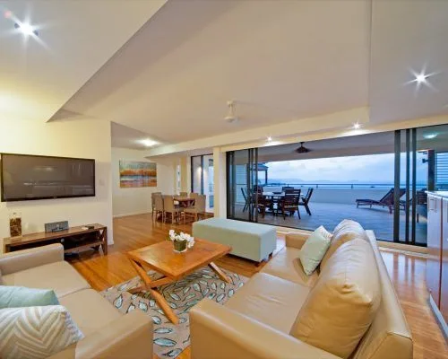 apartment pinnacles airlie beach entertainment