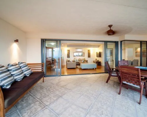 apartment-16-pinnacles-airlie-beach-11