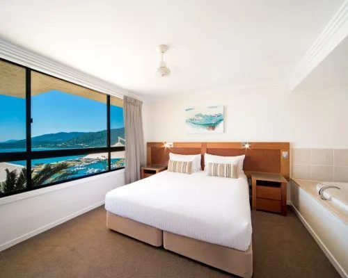 apartment-17-pinnacles-airlie-beach-2