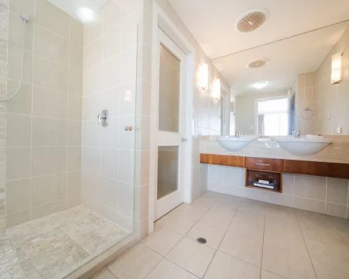 apartment-19-pinnacles-airlie-beach-4
