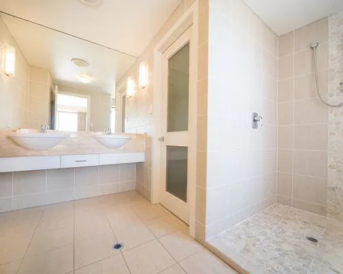 apartment-26-pinnacles-airlie-beach-12