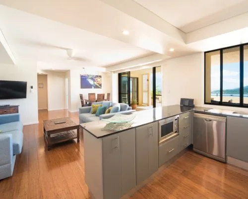 apartment-29-pinnacles-airlie-beach-2