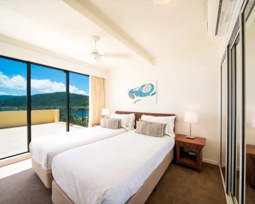 apartment-30-pinnacles-airlie-beach-3