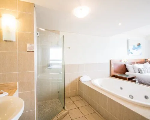 apartment-4-pinnacles-airlie-beach-9