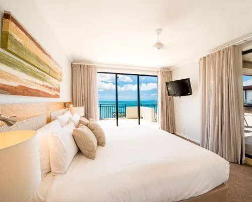 apartment pinnacles airlie beach