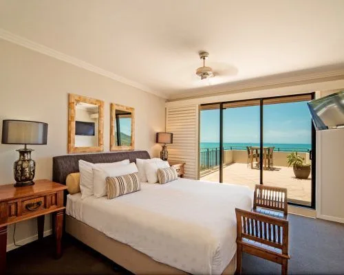 apartment-7-pinnacles-airlie-beach-14