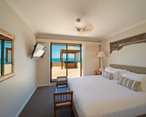 apartment-7-pinnacles-airlie-beach-22