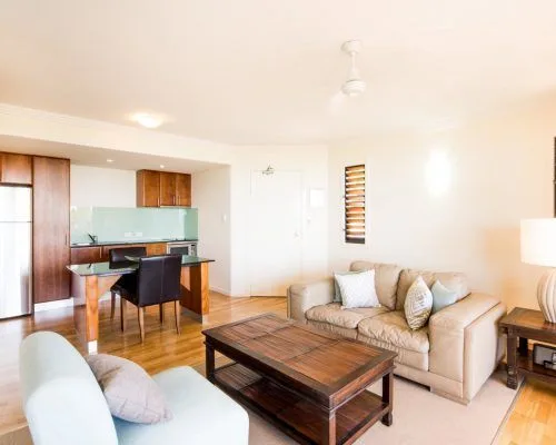 apartment-8-pinnacles-airlie-beach-6