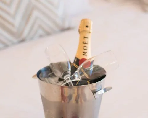 moet on ice