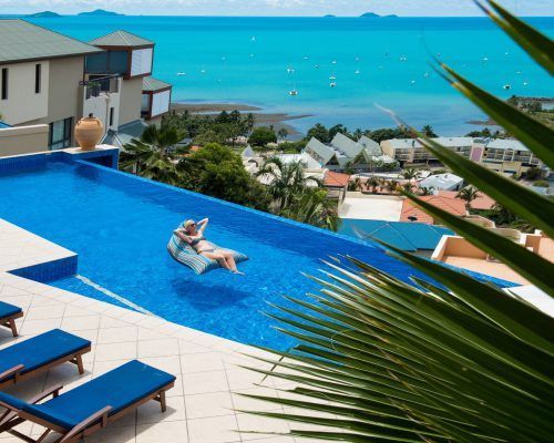 pinnacles resort airlie beach