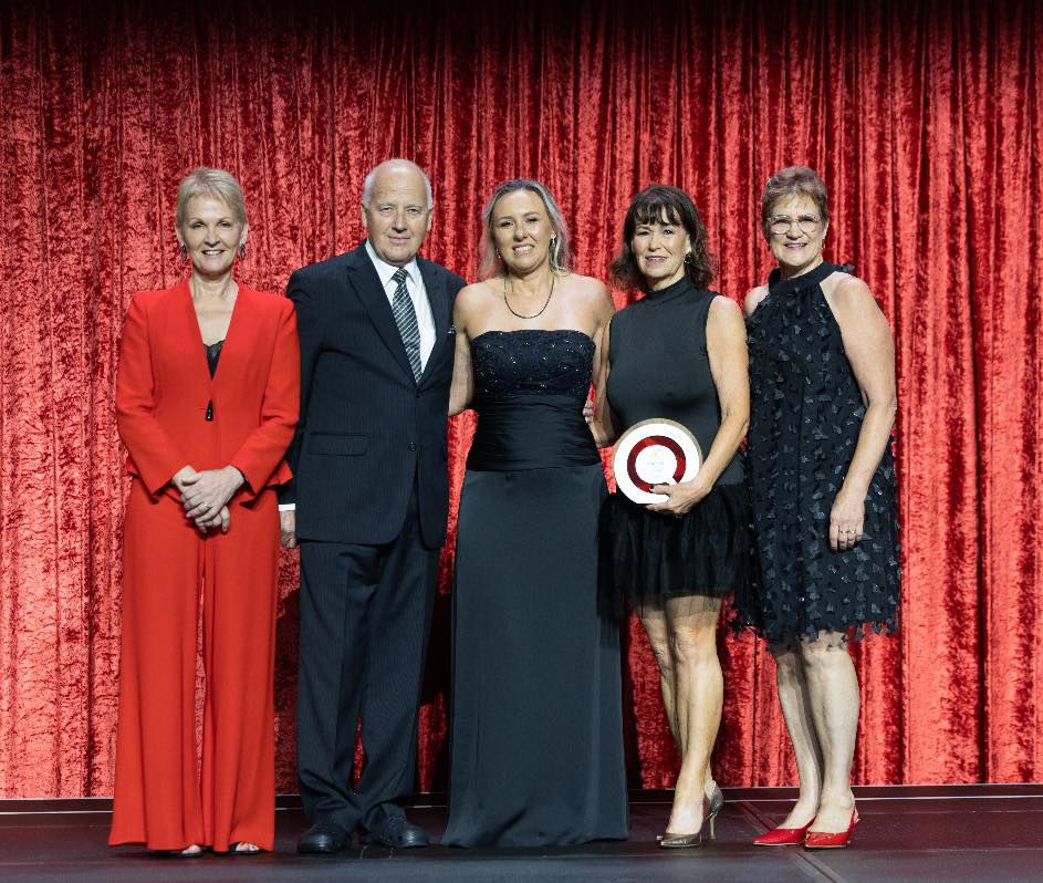 Pinnacles, Airlie Beach wins GOLD at the 2025 Queensland Tourism Awards 1 pinnacles wins gold 20251